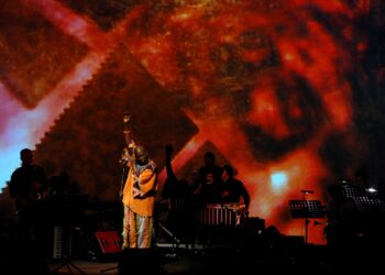 Roma, Auditorium Parco de la Musica, 19 12 2007
Comtemporanea
'Makina-Fabric' di Luigi Cinque.
© musacchio ianniello rosario
*******************************************************
NB la presente foto puo' essere utilizzata esclusivamente per l' avvenimento in oggetto o per pubblicazioni riguardanti la Fondazione Musica per Roma
********************************************************