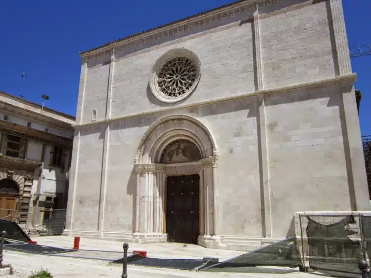la chiesa di santa giusta chiusa dl 2009